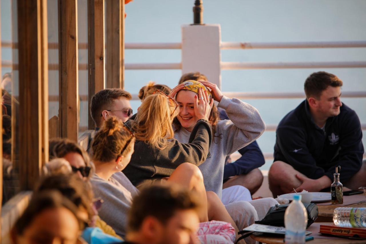 Locals Taghazout Surfcamp Hotel ภายนอก รูปภาพ