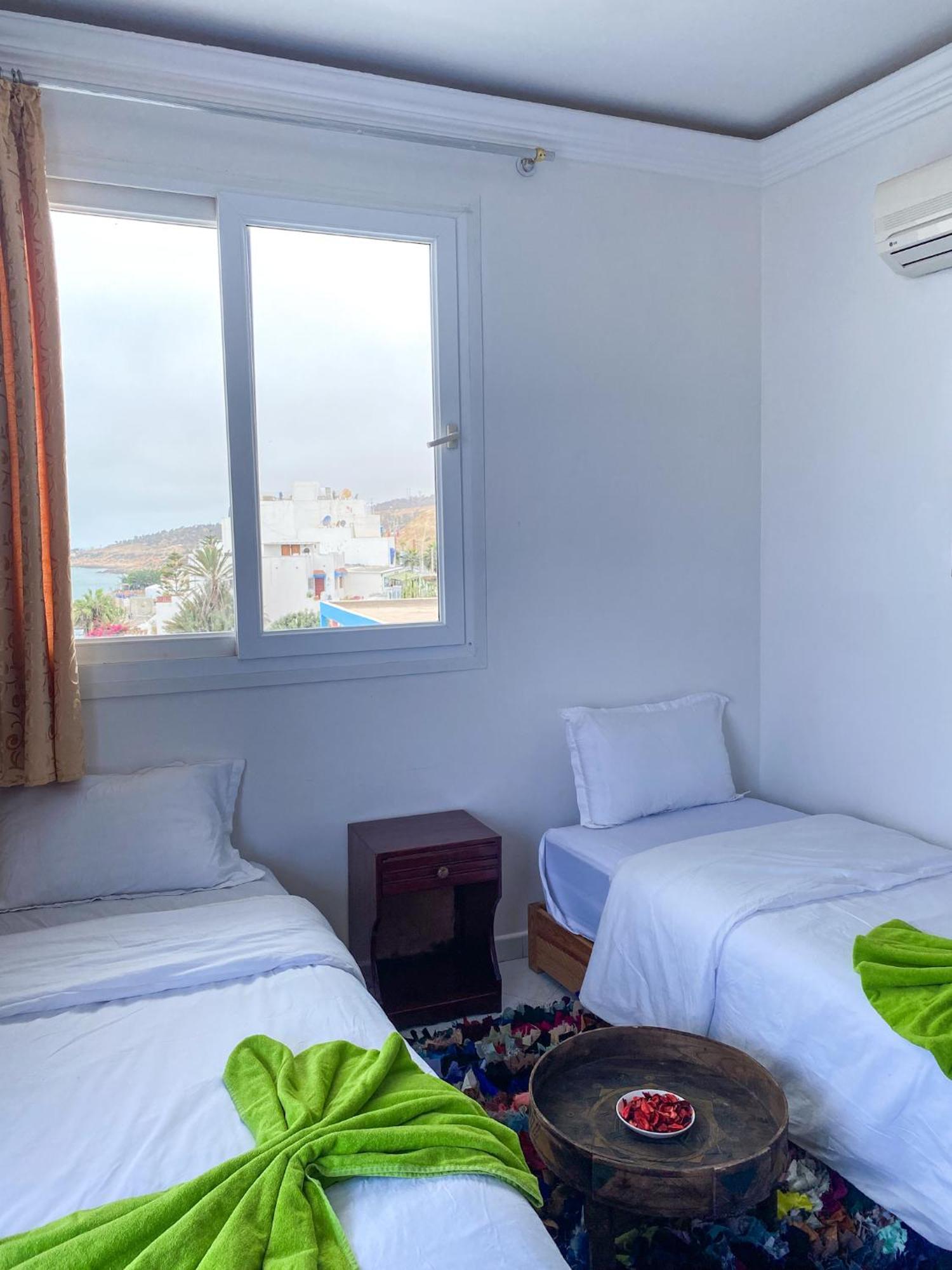 Locals Taghazout Surfcamp Hotel ภายนอก รูปภาพ