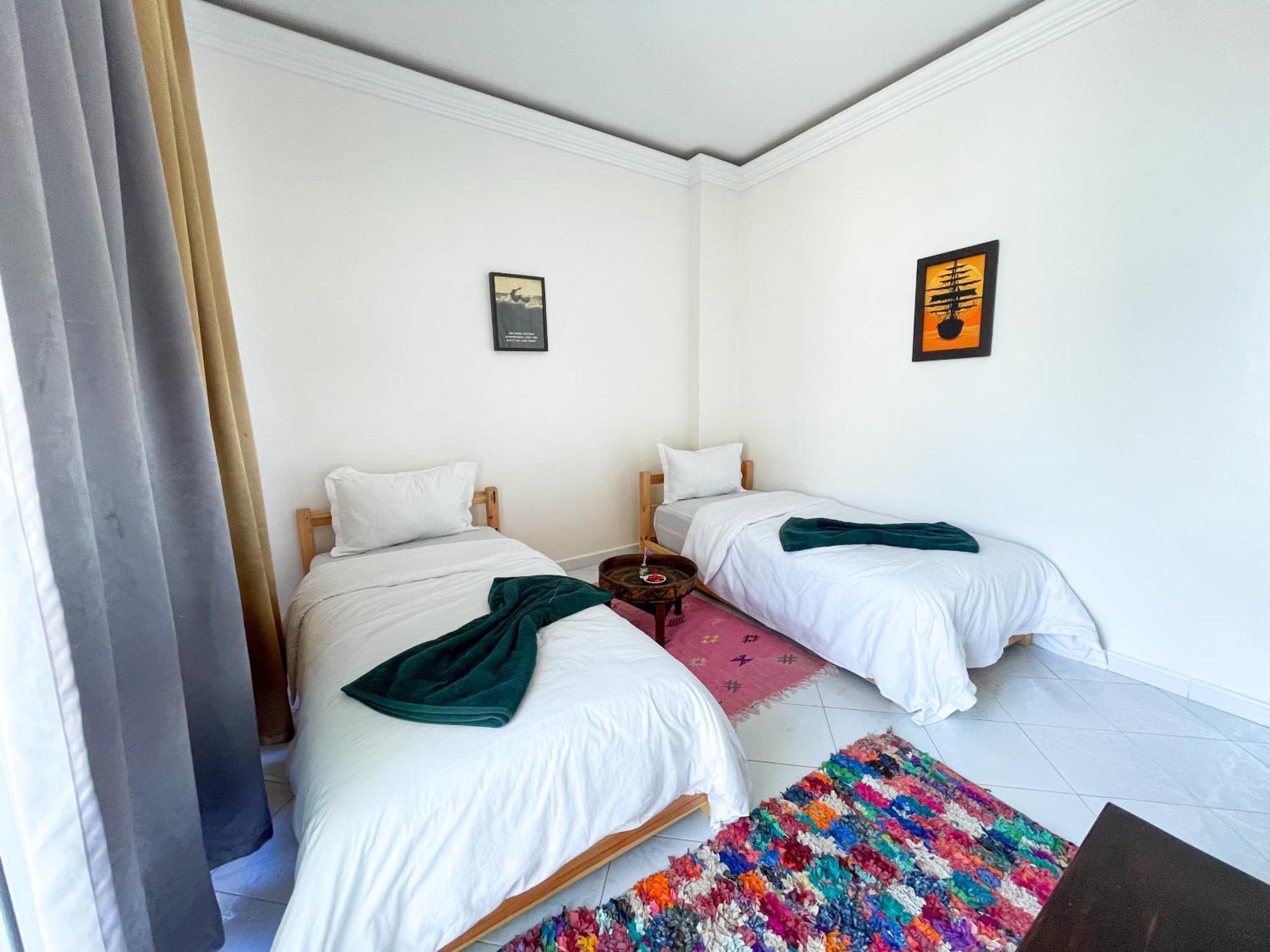 Locals Taghazout Surfcamp Hotel ภายนอก รูปภาพ