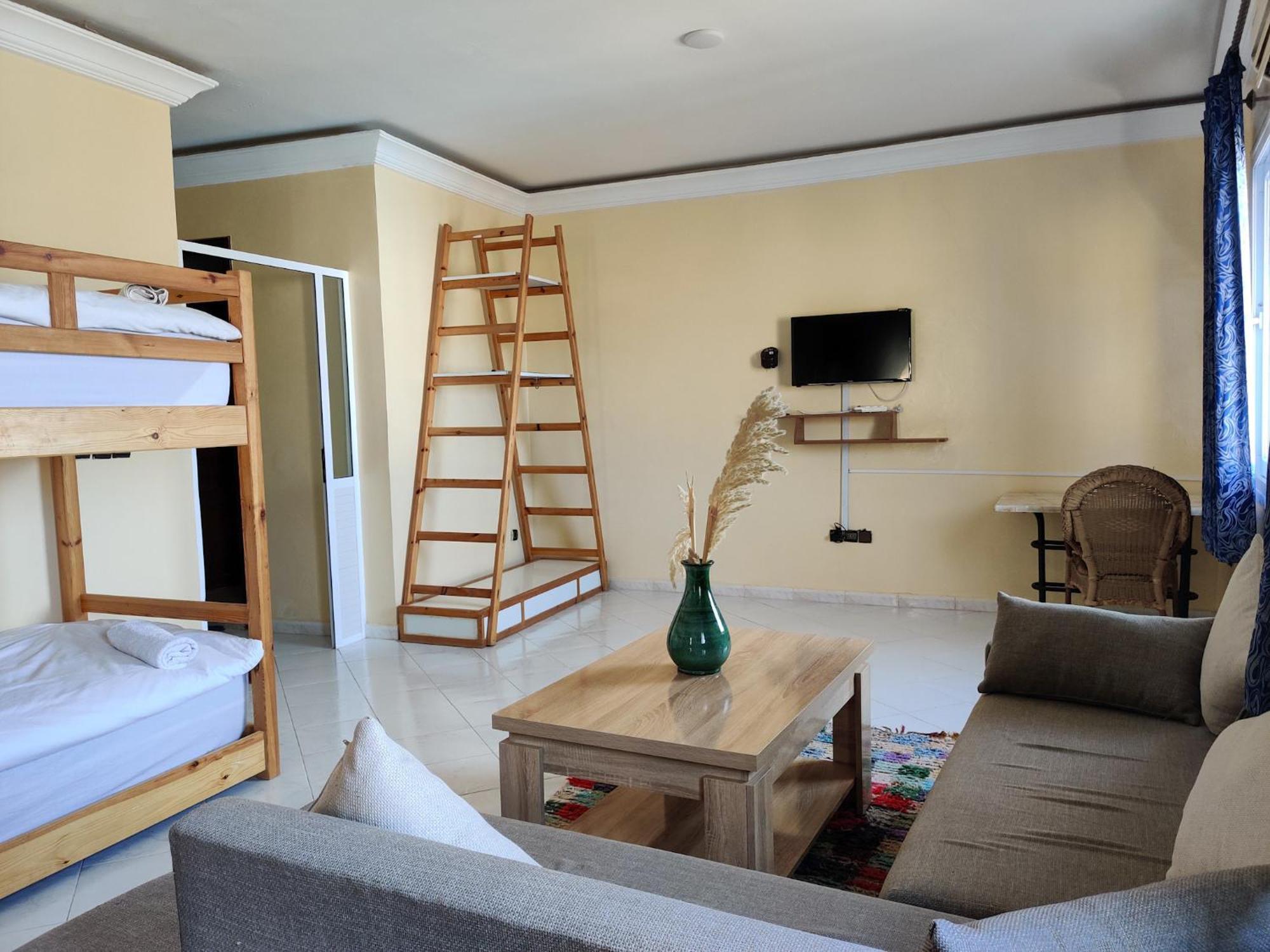 Locals Taghazout Surfcamp Hotel ภายนอก รูปภาพ