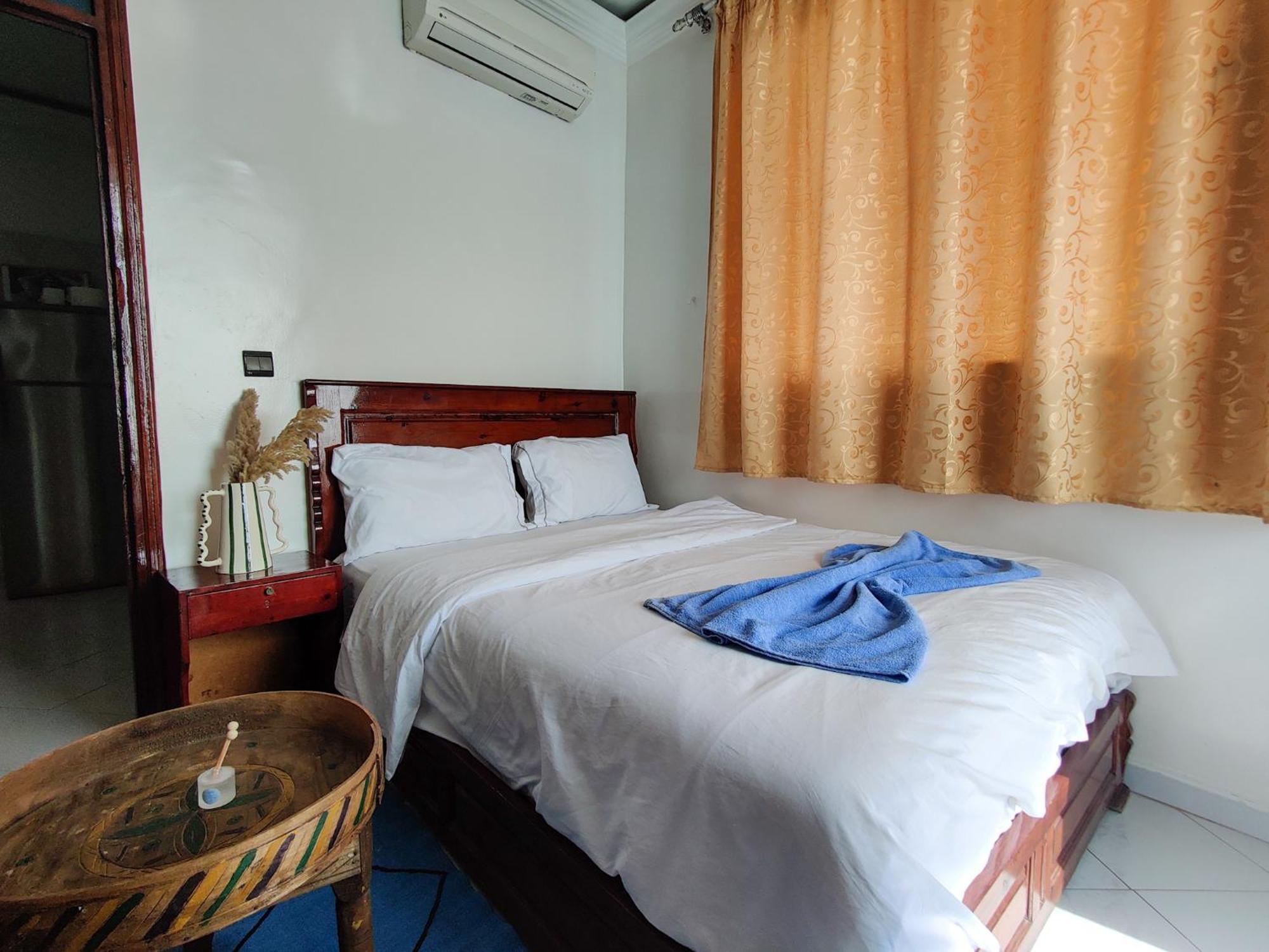 Locals Taghazout Surfcamp Hotel ภายนอก รูปภาพ