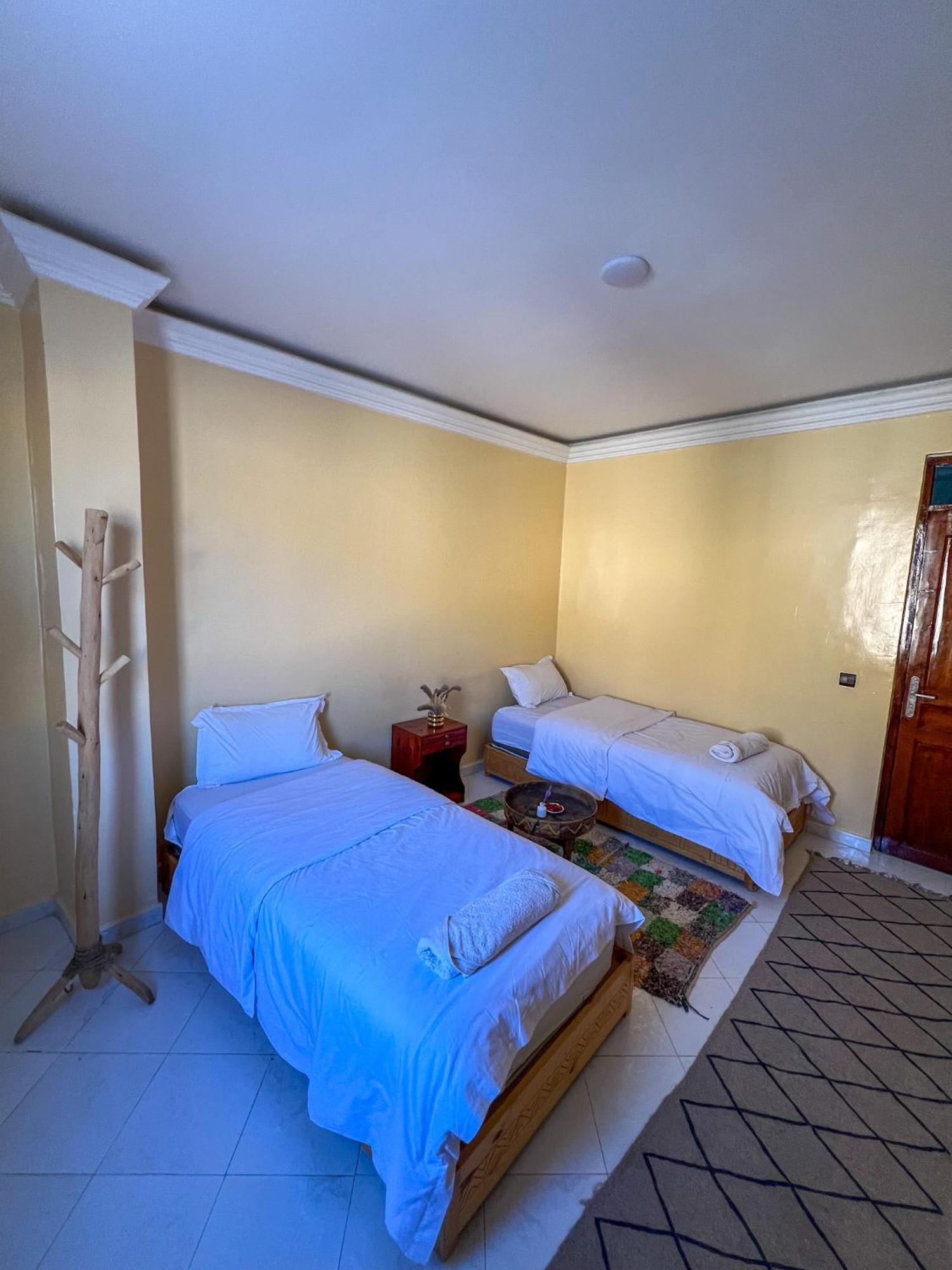 Locals Taghazout Surfcamp Hotel ภายนอก รูปภาพ